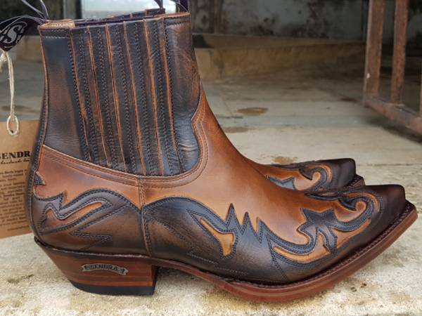 Wie wählt man Cowboy stiefel für Damen und Herren aus?